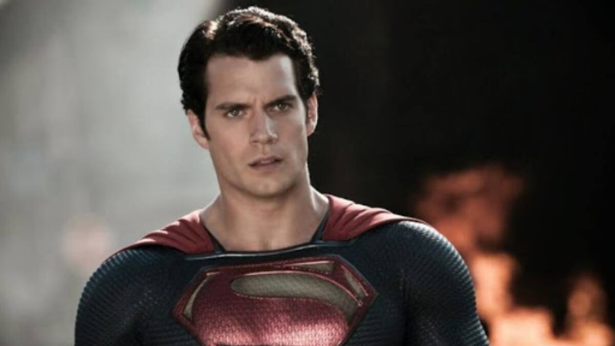 Henry Cavill ya tenía muy claro que quería ser Superman desde niño y lo comprobó con una fotografía en el Día Internacional de la Mujer