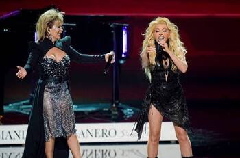 Yuri deslumbró con looks espectaculares en "Premio Lo Nuestro"