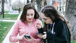 Celulares para regalar el Día de las Madres: Buenos, bonitos, baratos y dónde comprarlos