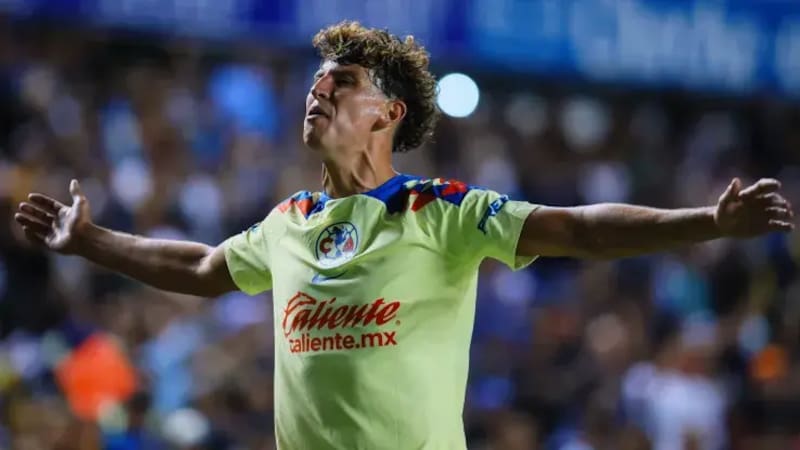 Marcó su primer gol con el América.