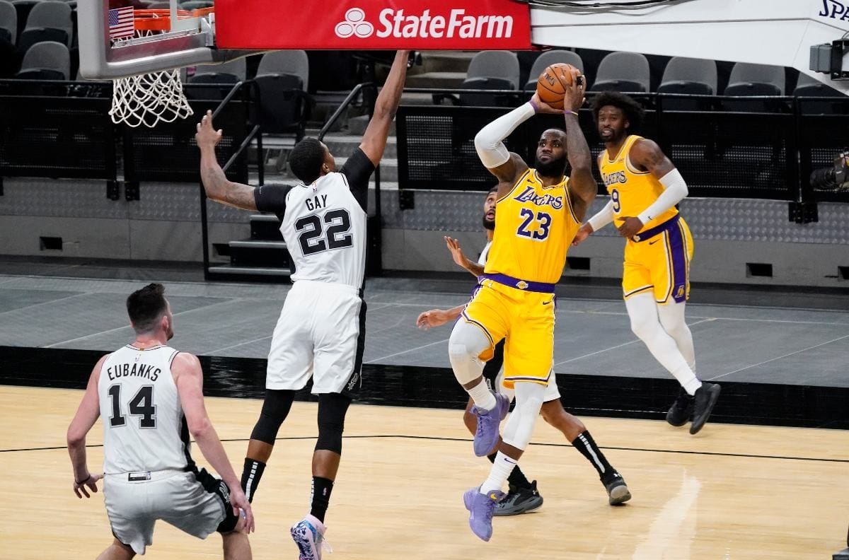 ¡No logran domarlo! La NBA suspendió cinco nuevos partidos por COVID