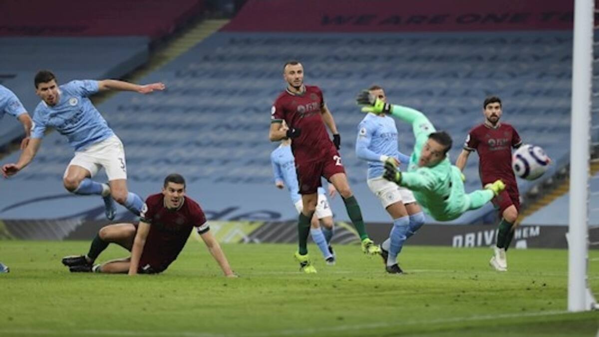 Extrañan a Raúl Jiménez: Manchester City golea al Wolverhampton por 4-1