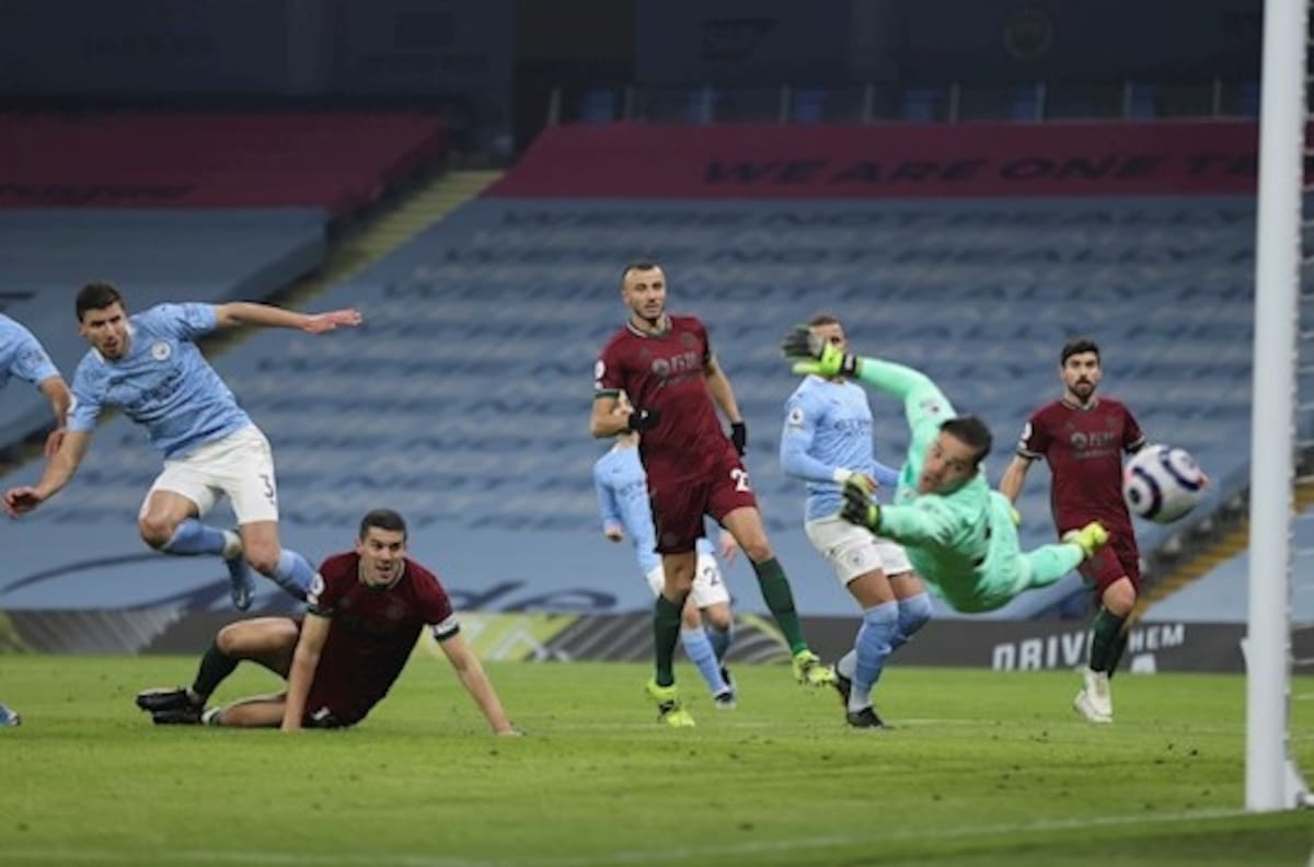 Extrañan a Raúl Jiménez: Manchester City golea al Wolverhampton por 4-1
