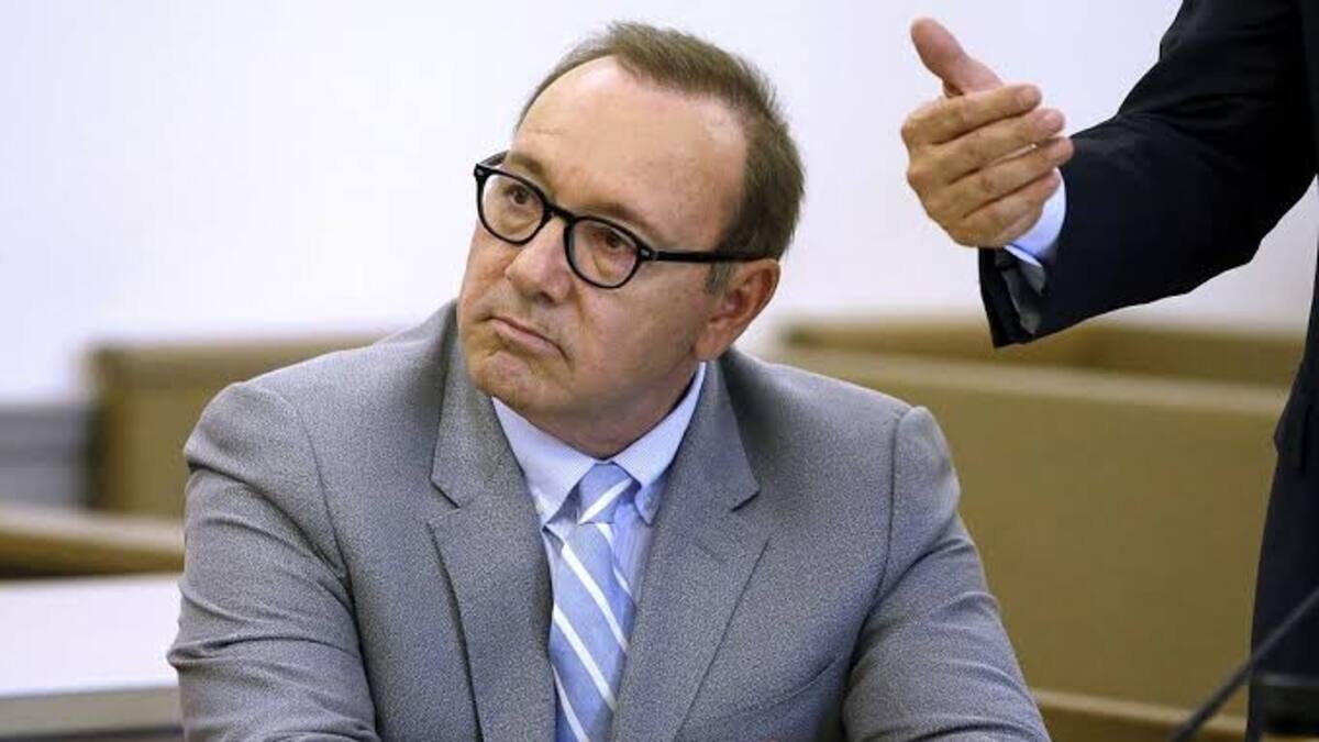 Kevin Spacey pasa momentos de soledad luego de sus conflictos legales