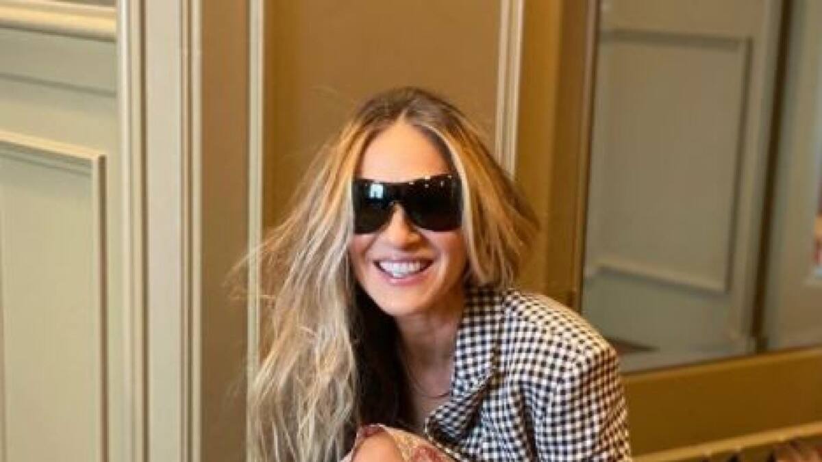 Sarah Jessica Parker rompe esquemas y muestra sus canas al natural