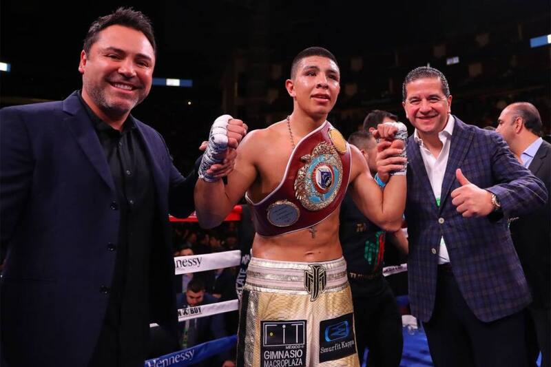 Óscar de la Hoya quiere una pelea entre Jaime Munguía y Jermall Charlo.