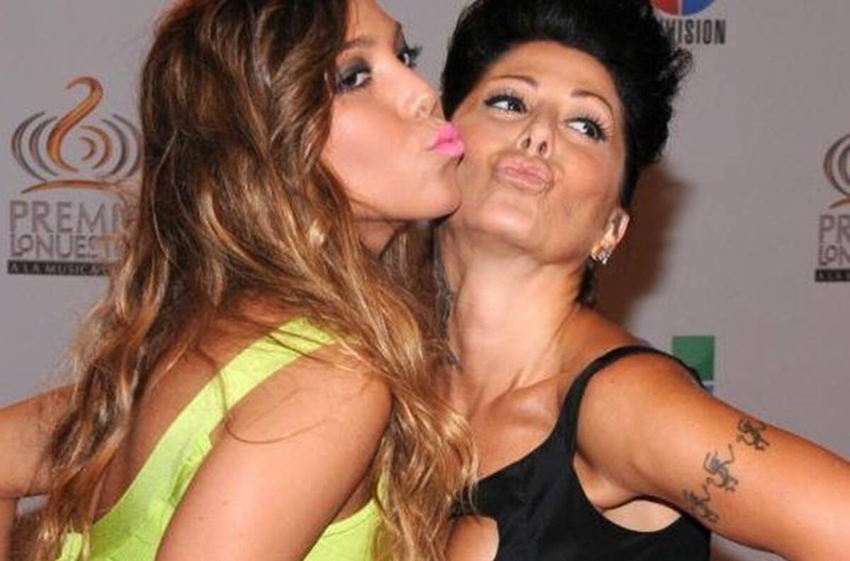 Alejandra Guzmán y Frida Sofia se besaban en la boca antes de pelearse
