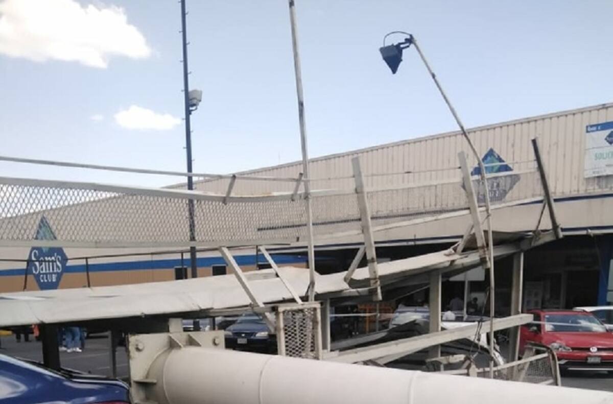 Cae espectacular sobre 4 vehículos en Edomex