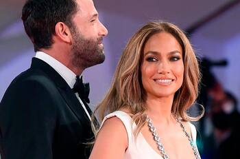 JLo y Ben Affleck lucen su amor en Venecia