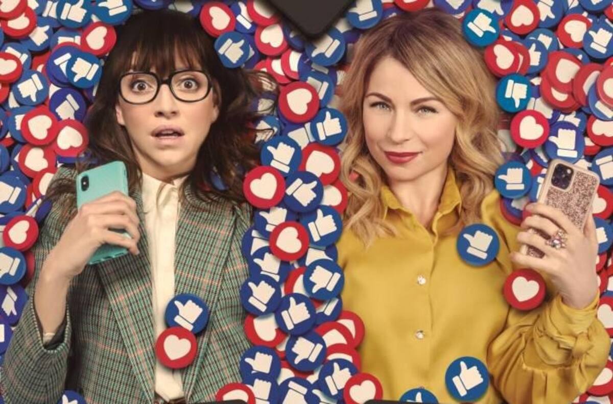 Regina Blandón y Ludwika Paleta en "Guerras de Likes"