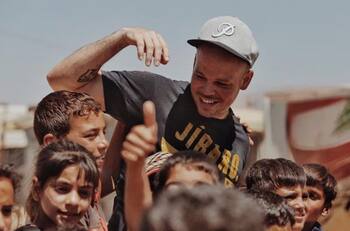 ¿Por qué René de Calle 13 se llama "Residente"?