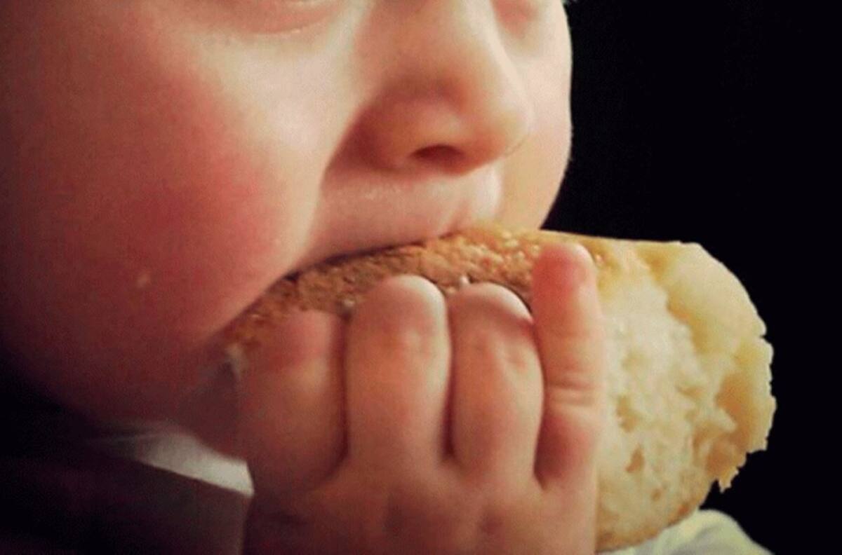 Muere niña de 5 años por comer pan envenenado en Veracruz; su hermanito, está grave de salud