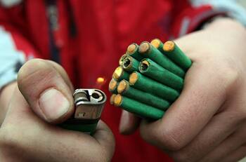 Hombre murió en Año Nuevo por jugar con pirotecnia