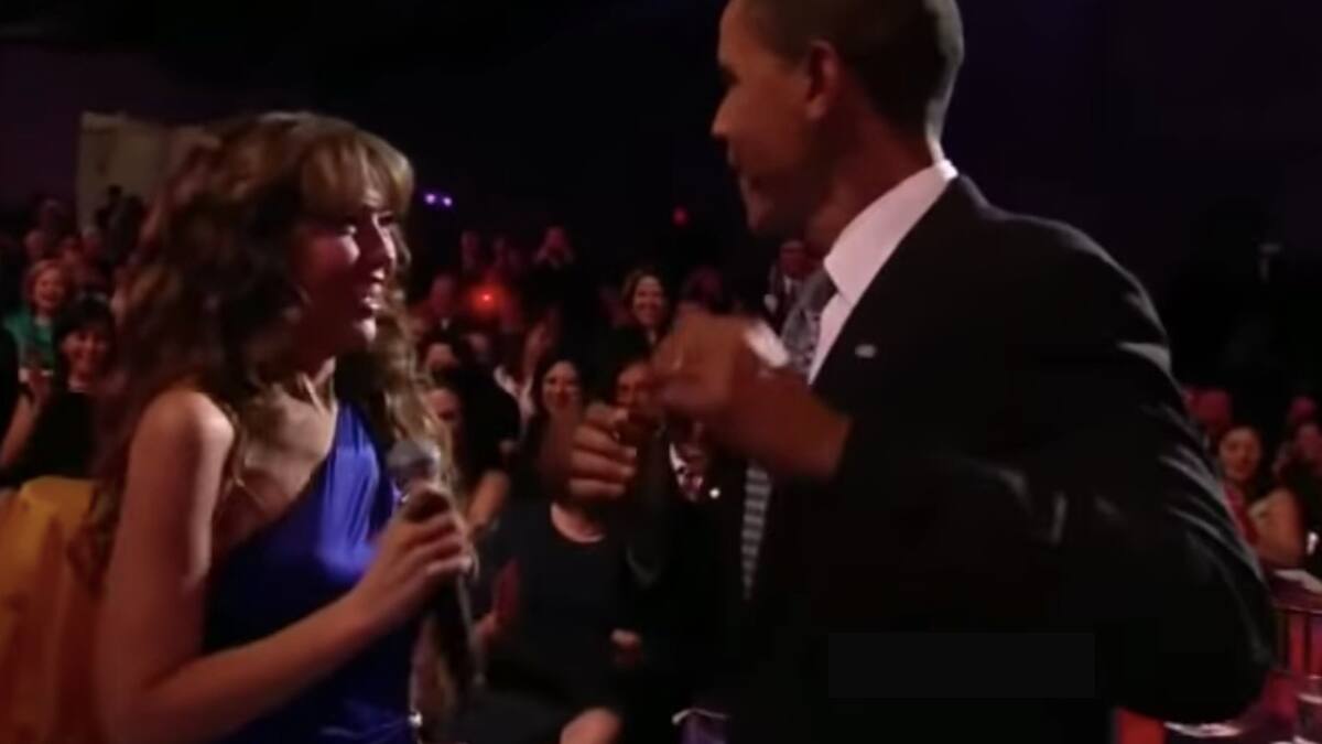 El día que Thalía sacó a bailar a Barack Obama "Amor a la mexicana"