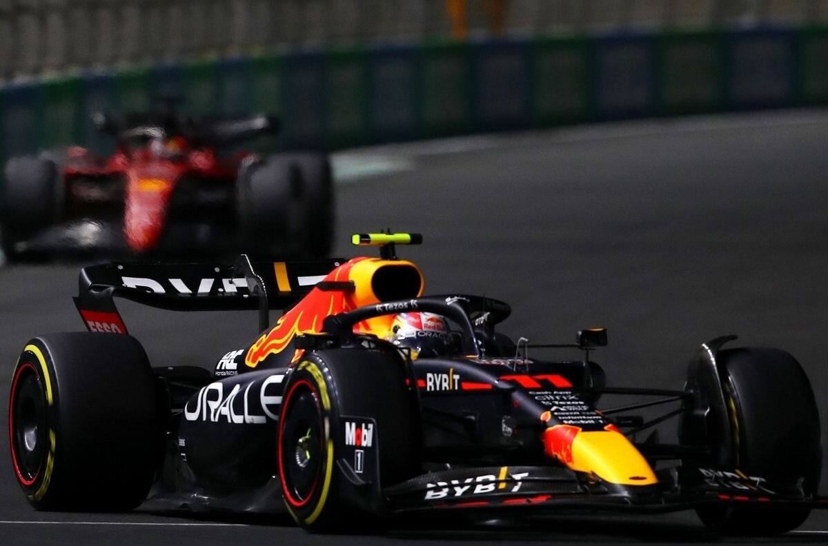VIDEO | Los grandes rebases que le dieron el tercer lugar a ‘Checo’ Pérez en el Sprint Race