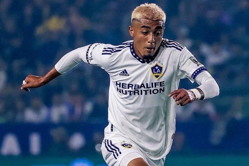 El futbolista mexicano jugará en el Barcelona B.