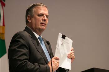 México demanda a empresas de armas de EE.UU. por tráfico ilegal