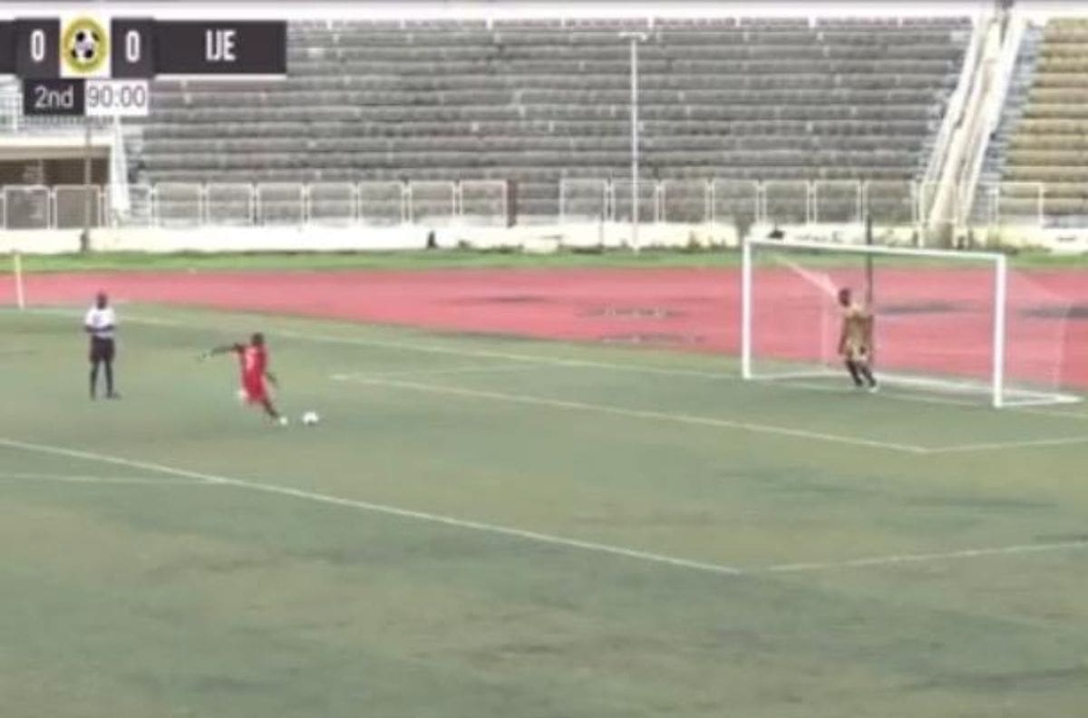 VIDEO | Insólito cobro de penal revela amaño de partidos en Nigeria