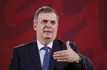 VIDEO| Marcelo Ebrard es atacado a las afueras de Palacio Nacional