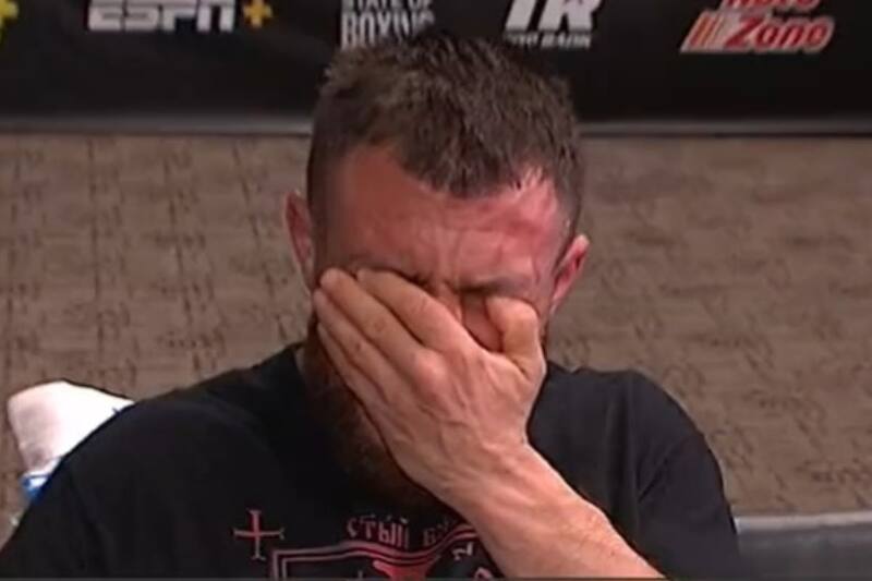 Vasyl Lomachenko rompió en llanto tras perder con Devin Haney. (Captura de video)