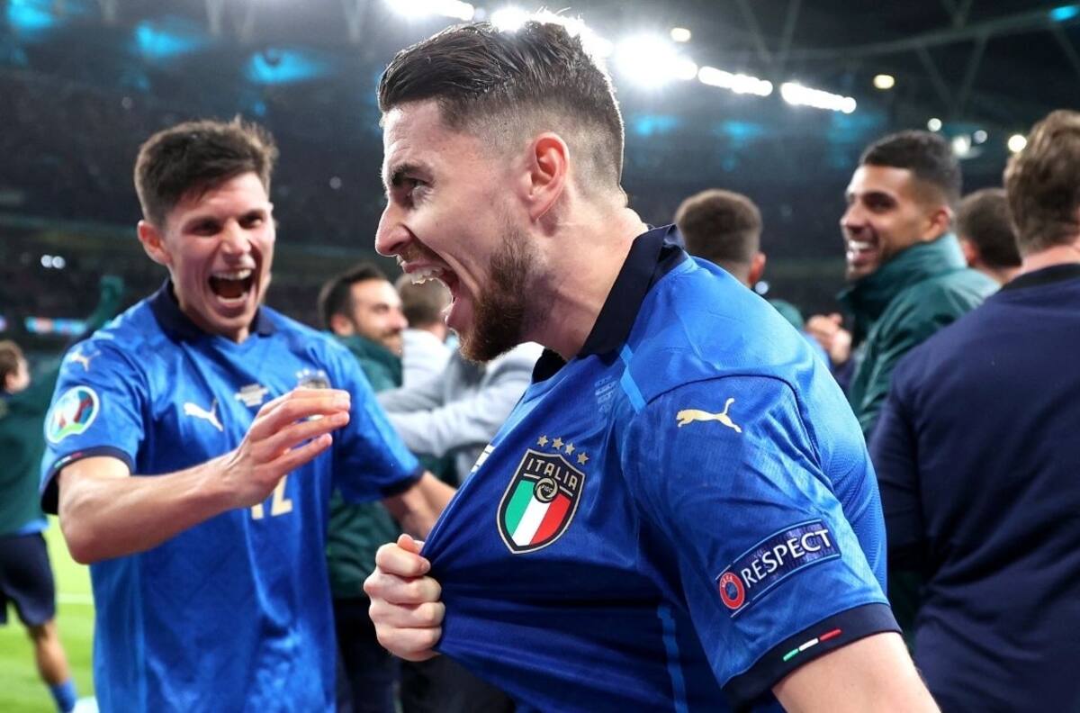 Madre de Jorginho le enseñó a jugar futbol
