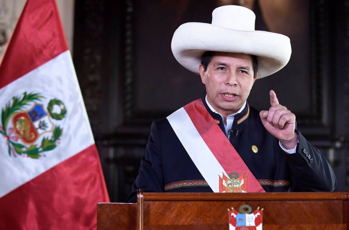 Presidente de Perú anuncia renuncia de todo su gabinete a dos meses de asumir el Poder