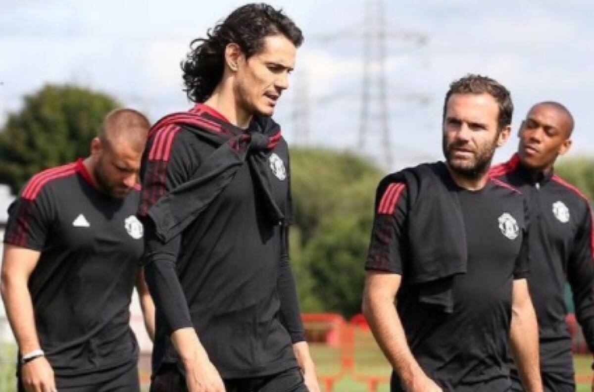 Bervatov: Cavani está molesto con el regreso de Cristiano Ronaldo