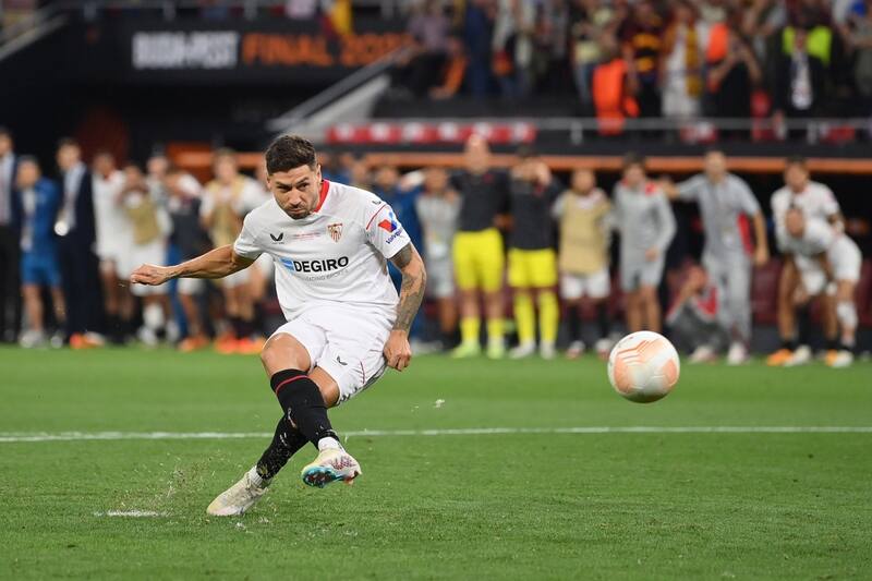 El argentino pateó el penal de la victoria en la final de la Europa League entre el Sevilla vs la Roma