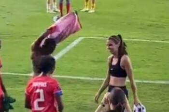 VIDEO | La reacción de una jugadora de Haití luego de que Alex Morgan le pidiera su camiseta