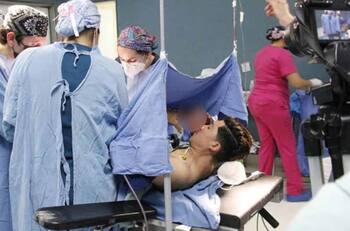 Hombre transgénero da a luz a su primer bebé en Sinaloa