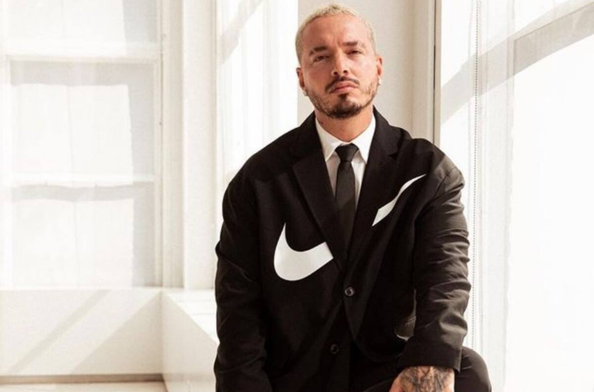 J Balvin responde a Residente desde un carrito de hot dogs