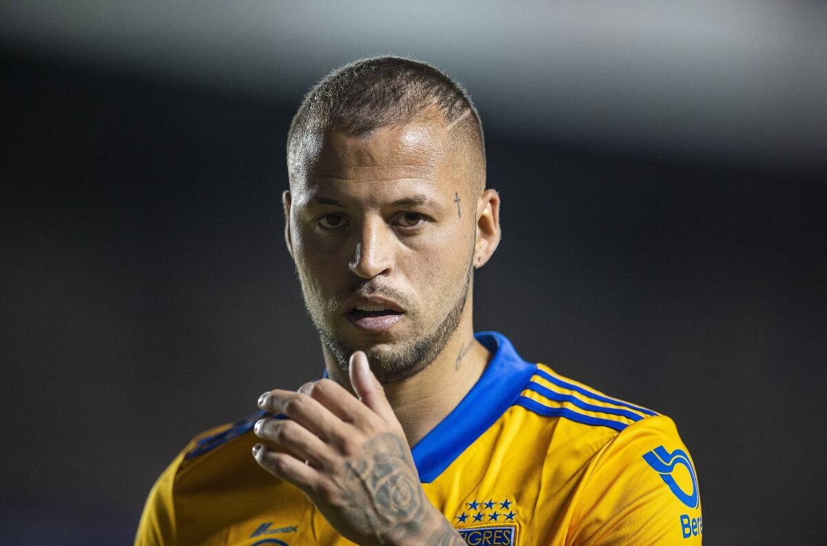 Nicolás López podría salir de Tigres en el próximo verano