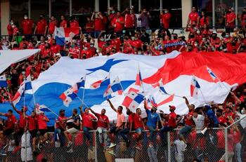 FIFA multa a Panamá con más de 50 mil dólares por cantos homofóbicos