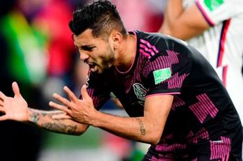 'Tecatito' Corona aparece en al álbum Panini, pero no irá al Mundial de Qatar: conoce quien más pasó por esto