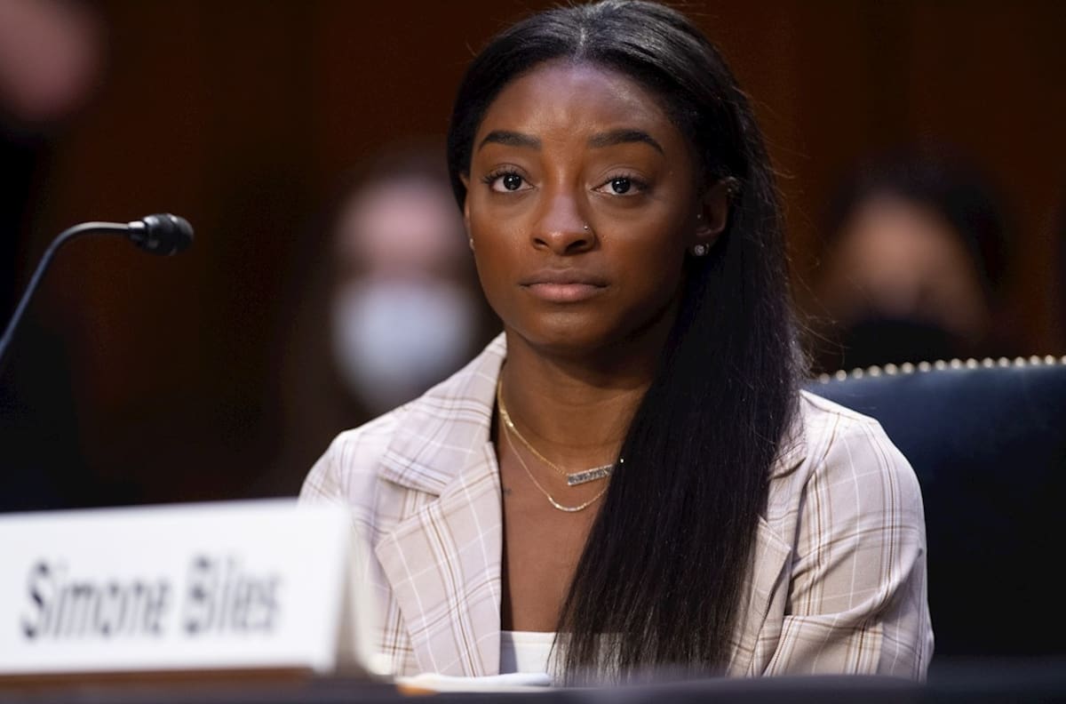 Simone Biles y gimnastas víctimas de abuso recibirán 380 millones de dólares