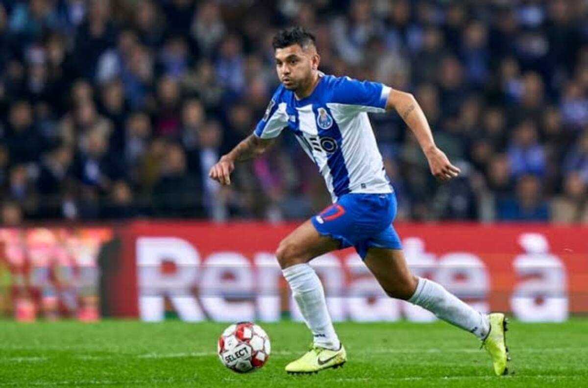 El Porto del "Tecatito" Corona rescató el empate ante el último lugar de la Primeira Liga