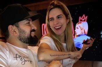 Karla Panini y Américo Garza se tatúan una frase juntos para reafirmar su amor