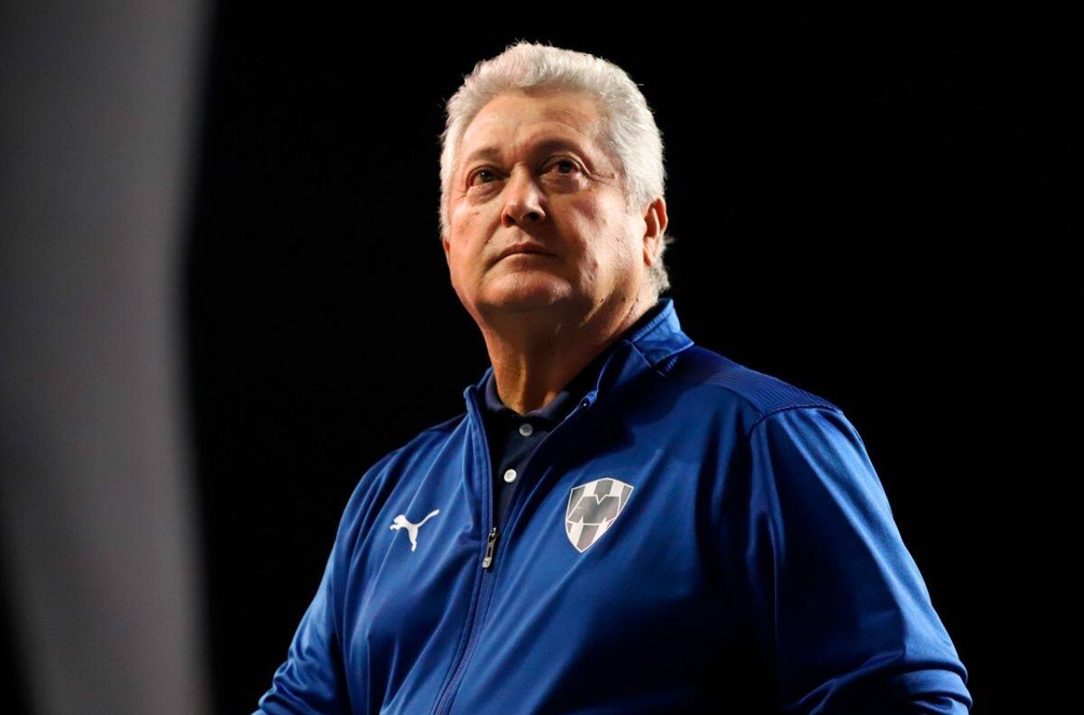 Lo último que se sabe de la salud del técnico de Rayados de Monterrey, Víctor Manuel Vucetich