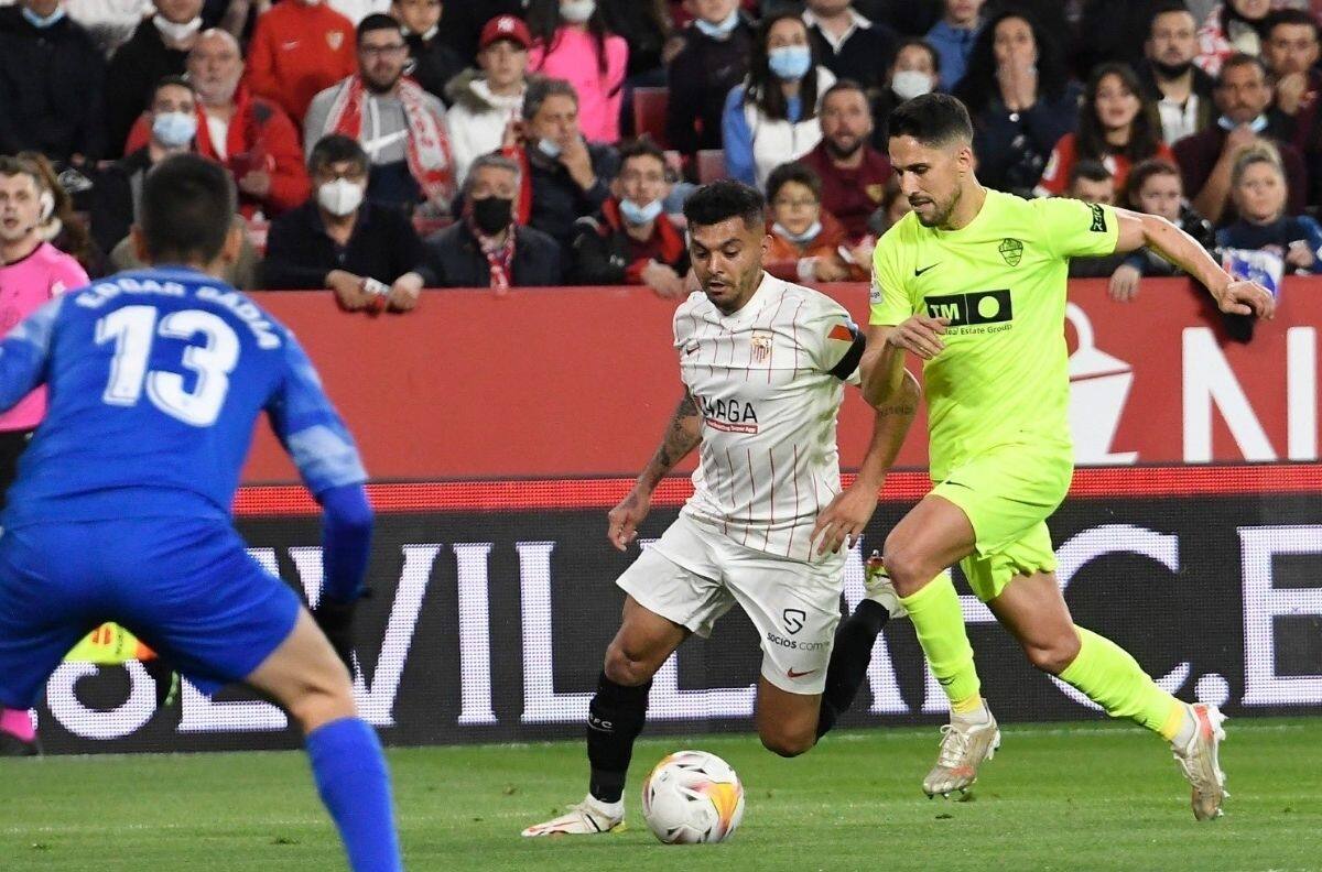 ¿Estará Tecatito? La posible alineación del Sevilla para enfrentar al Alavés en LaLiga