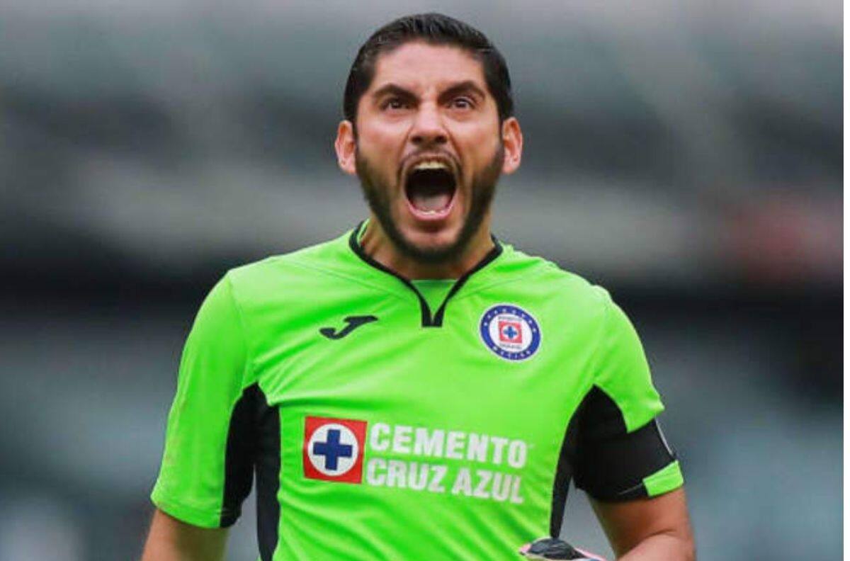 Cruz Azul decidido a jubilar a Jesús Corona, busca a bicampeón de la Liga MX