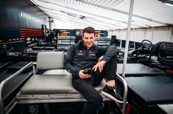 El mexicano "Pato" O'Ward con chance de ganar IndyCar en la última carrera