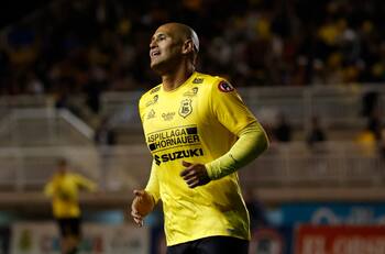 La melancolía de Chupete Suazo a pesar del éxito en San Luis de Quillota: “Me pone triste no estar con mi hijo”