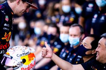 Simulación de F1 le da el título a Max Verstappen y podio a Checo Pérez en Abu Dhabi