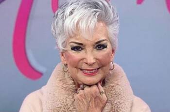 Felicia Garza fue hospitalizada por inyección de hormonas que utiliza para su cambio de género