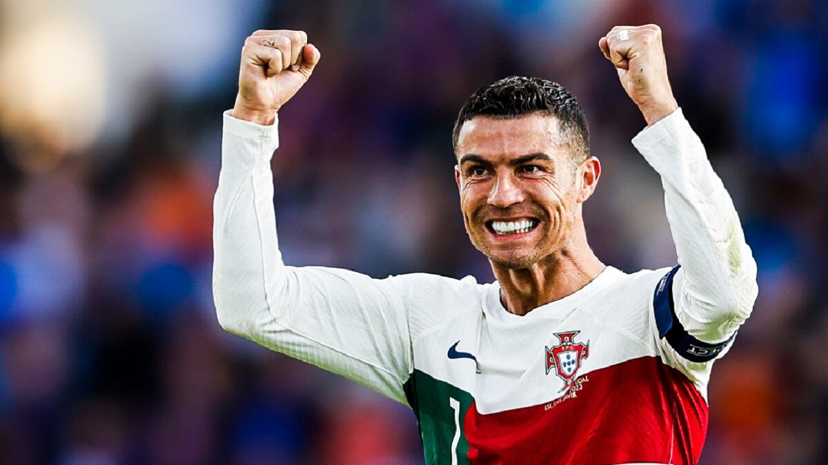Cristiano Ronaldo en primer plano festeja su gol ante Islandia.