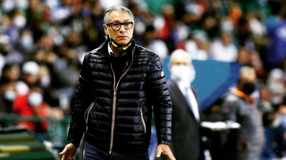Ariel Holan podría ser campeón dos veces en el mismo año de ganar la Liga MX con León