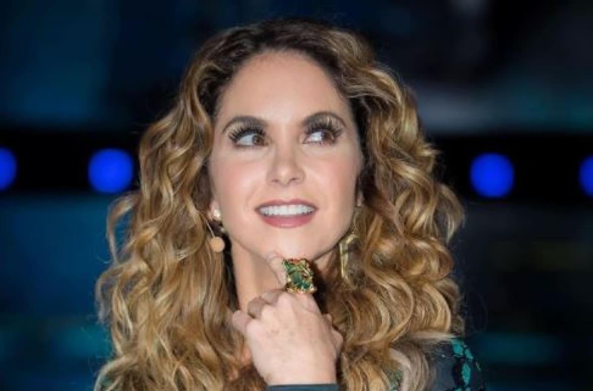 Lucero niega foto a un fanático y la tachan de grosera