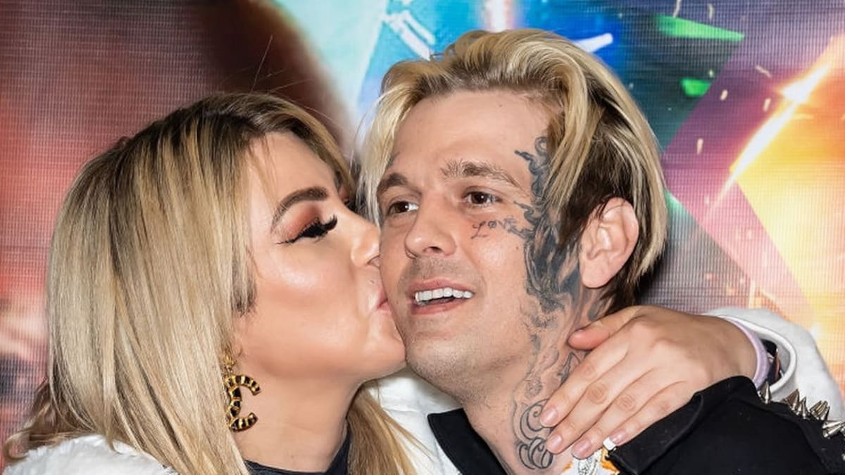 Aaron Carter debuta como papá luego de 13 horas de labor de parto