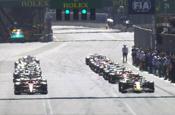 VIDEO | Así tomó Checo Pérez el liderato en el GP de Azerbaiyán