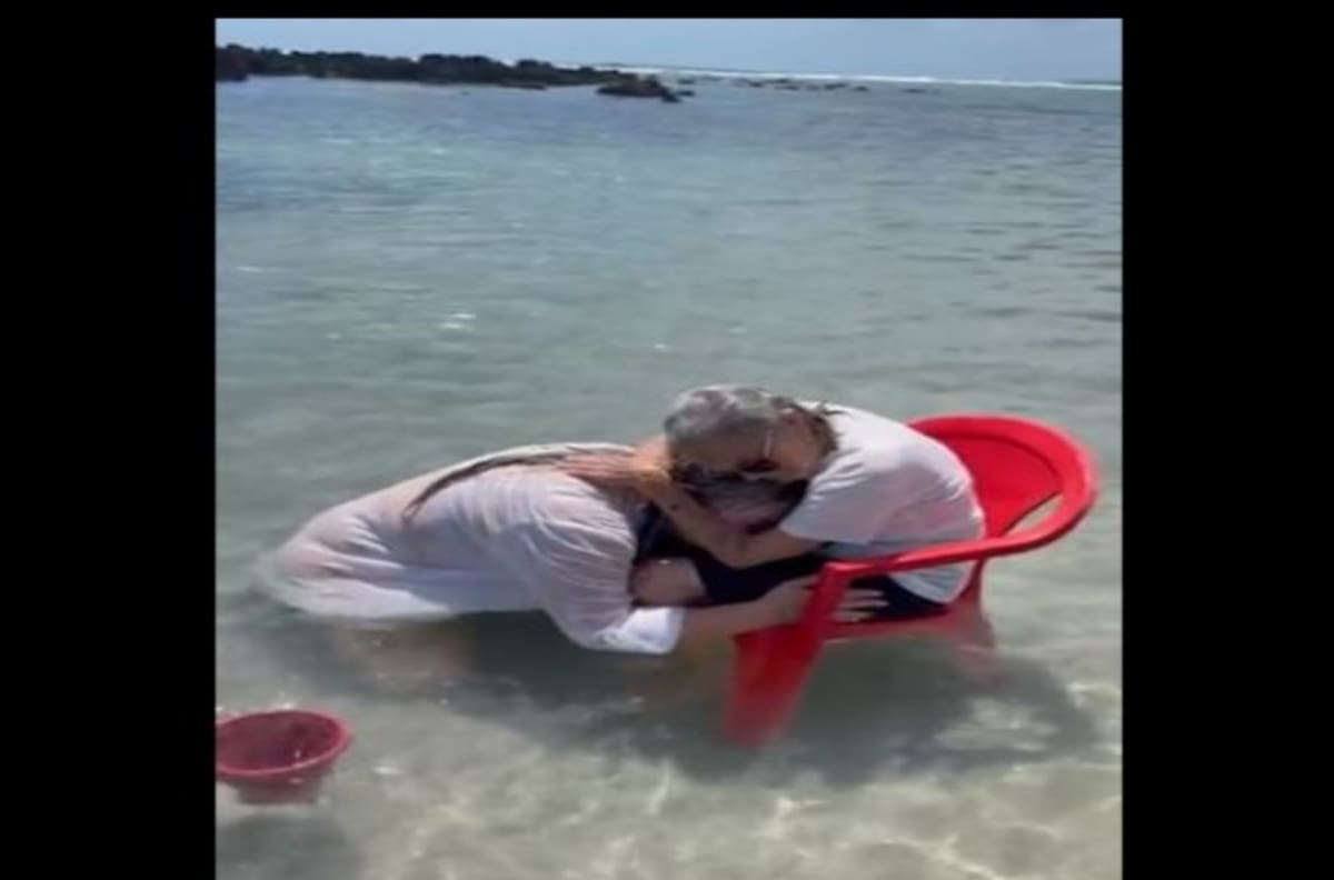 Video: Así reacciona una abuelita de 94 años al conocer el mar